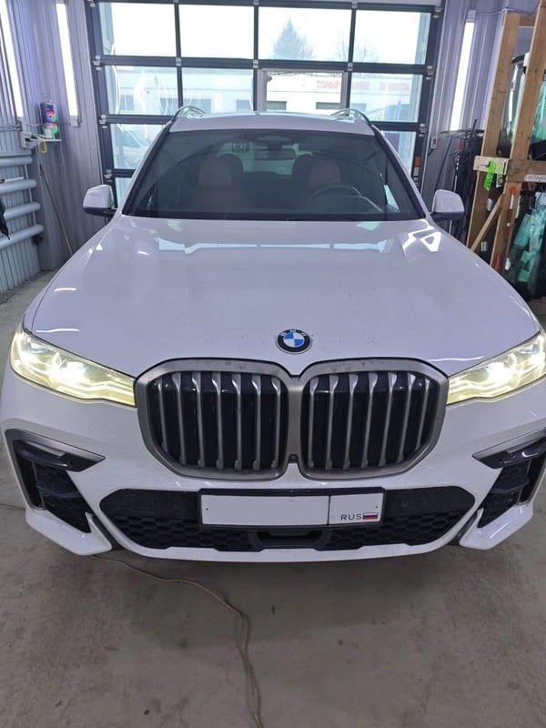 Замена лобового стекла BMW