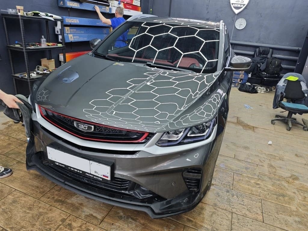 Бронирование автомобиля плёнкой