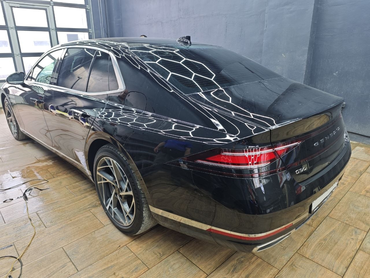 Премиальная тонировка для Genesis G90