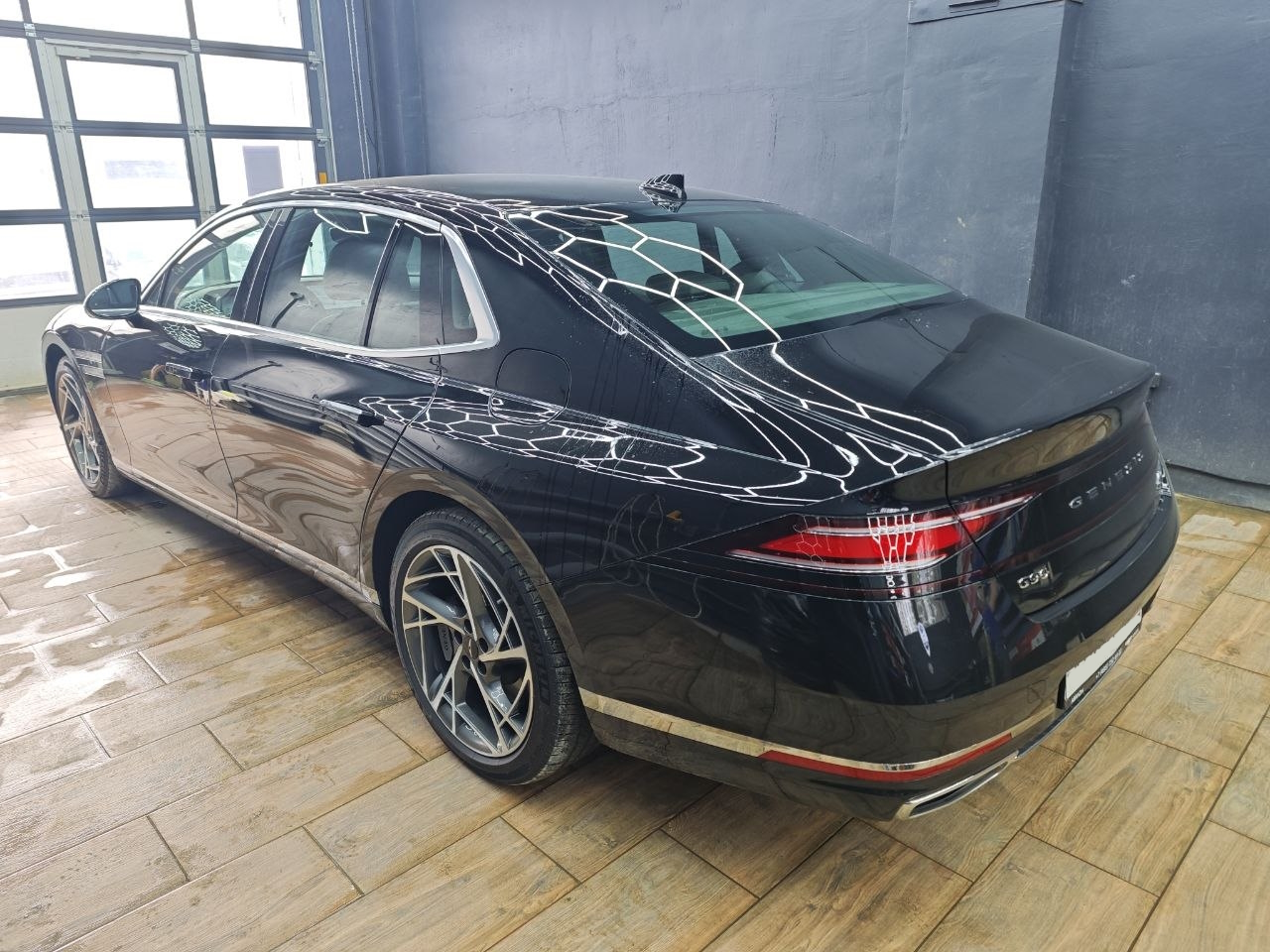 Премиальная тонировка для Genesis G90