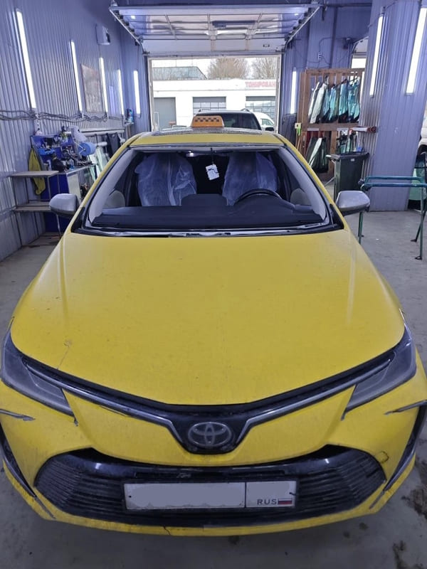 Замена лобового стекла на Toyota