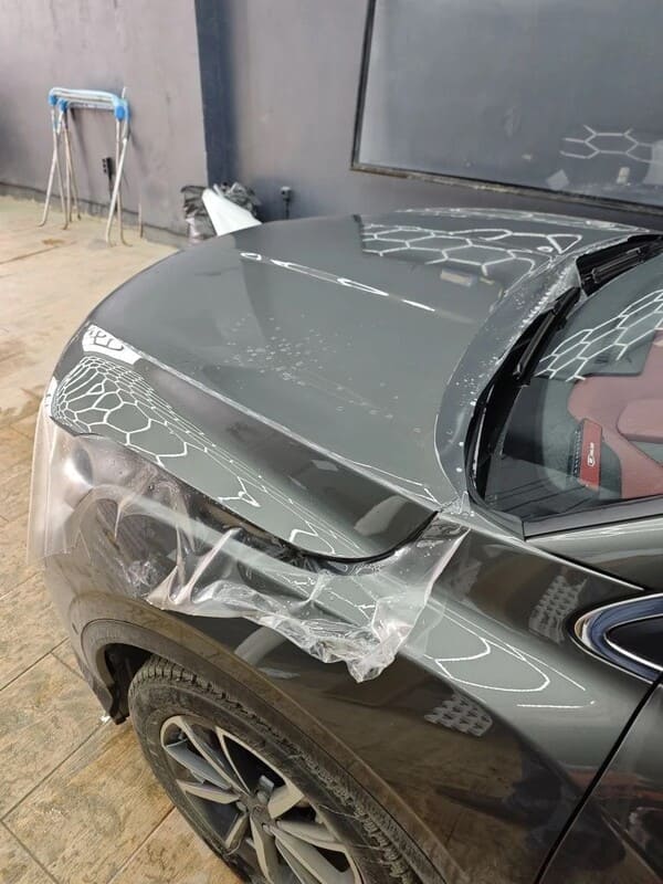 Бронирование автомобиля плёнкой