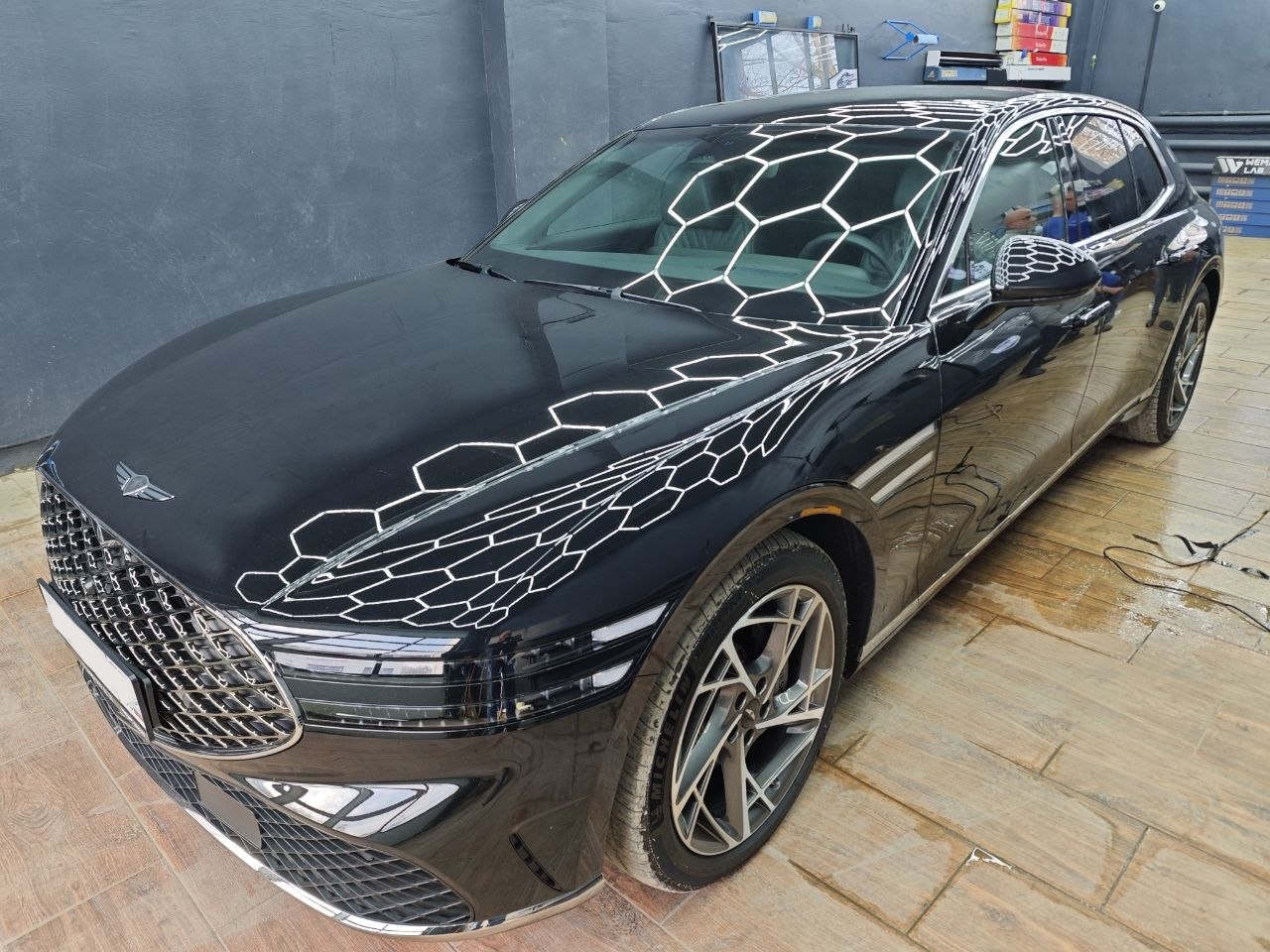 Премиальная тонировка для Genesis G90