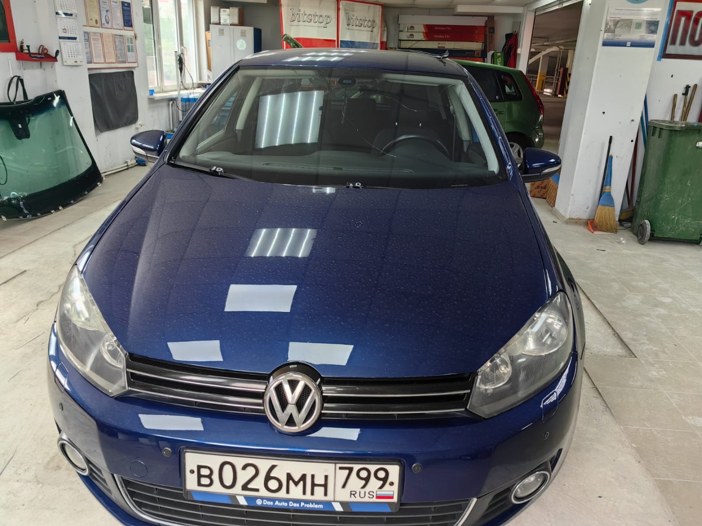 Замена стекла VOLKSWAGEN GOLF VI