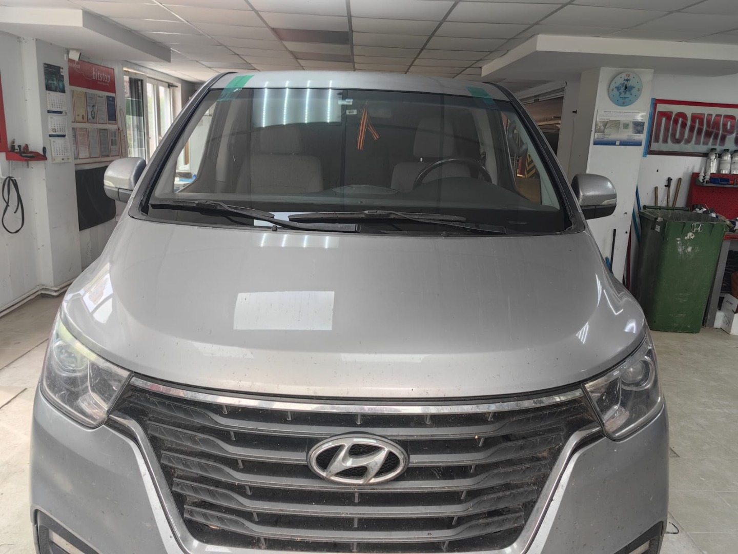 Замена стекла HYUNDAI H1